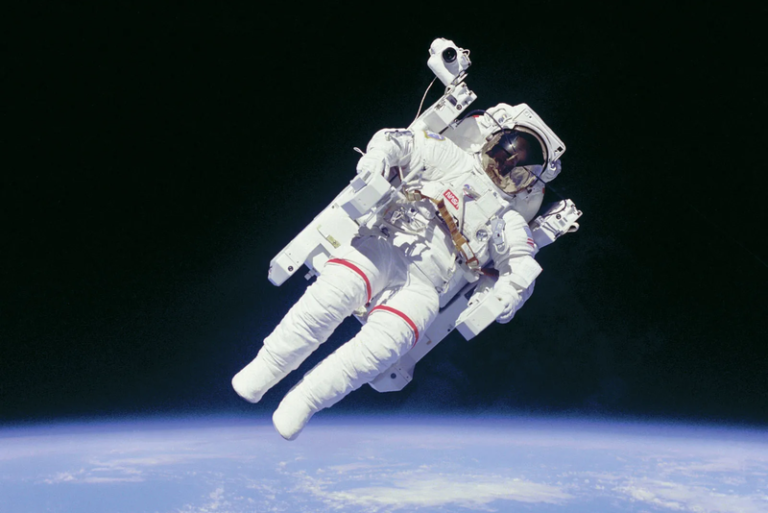 Bruce-McCandless-space-spacewalk-1984
