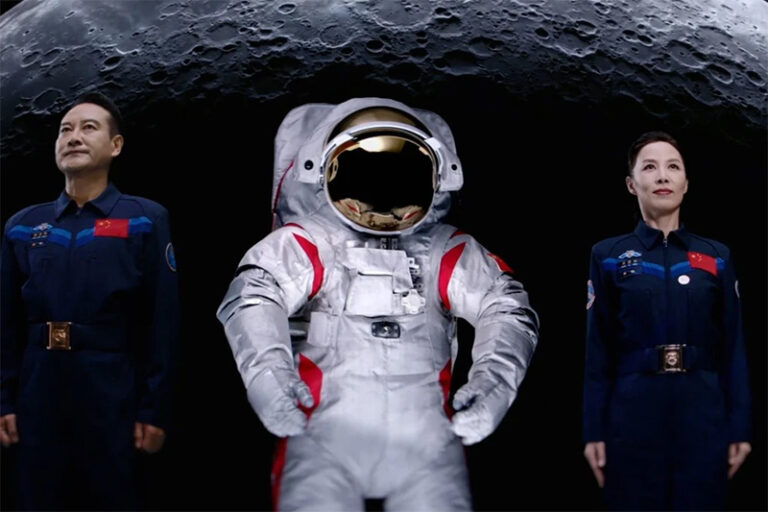 moon-space-suit