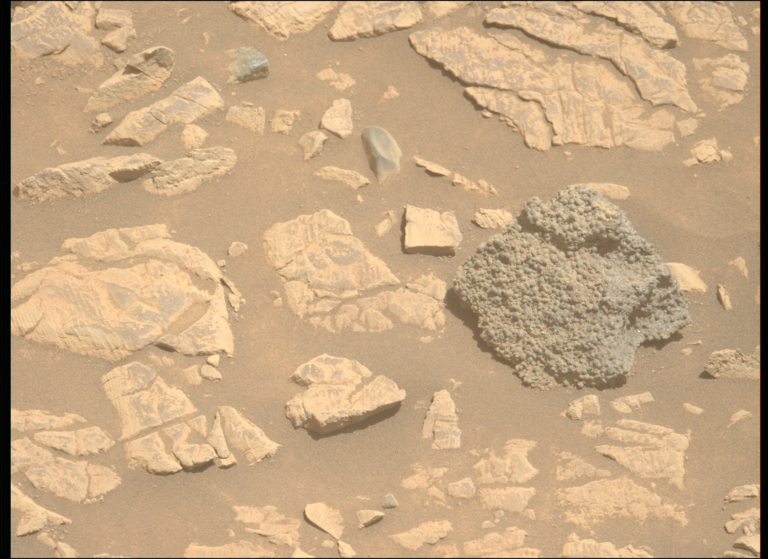 Mars_Perseverance_ZL0_1444_0795128838_239EBY_N0692124ZCAM04094_1100LMJ
