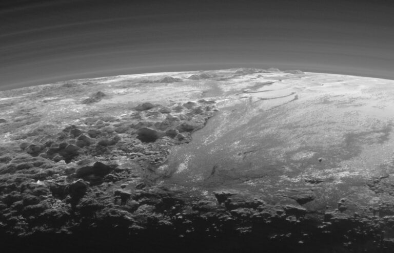 Pluto-Mountains-Plains5