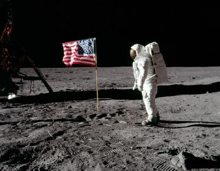 edu_srch_celebrate_apollo11