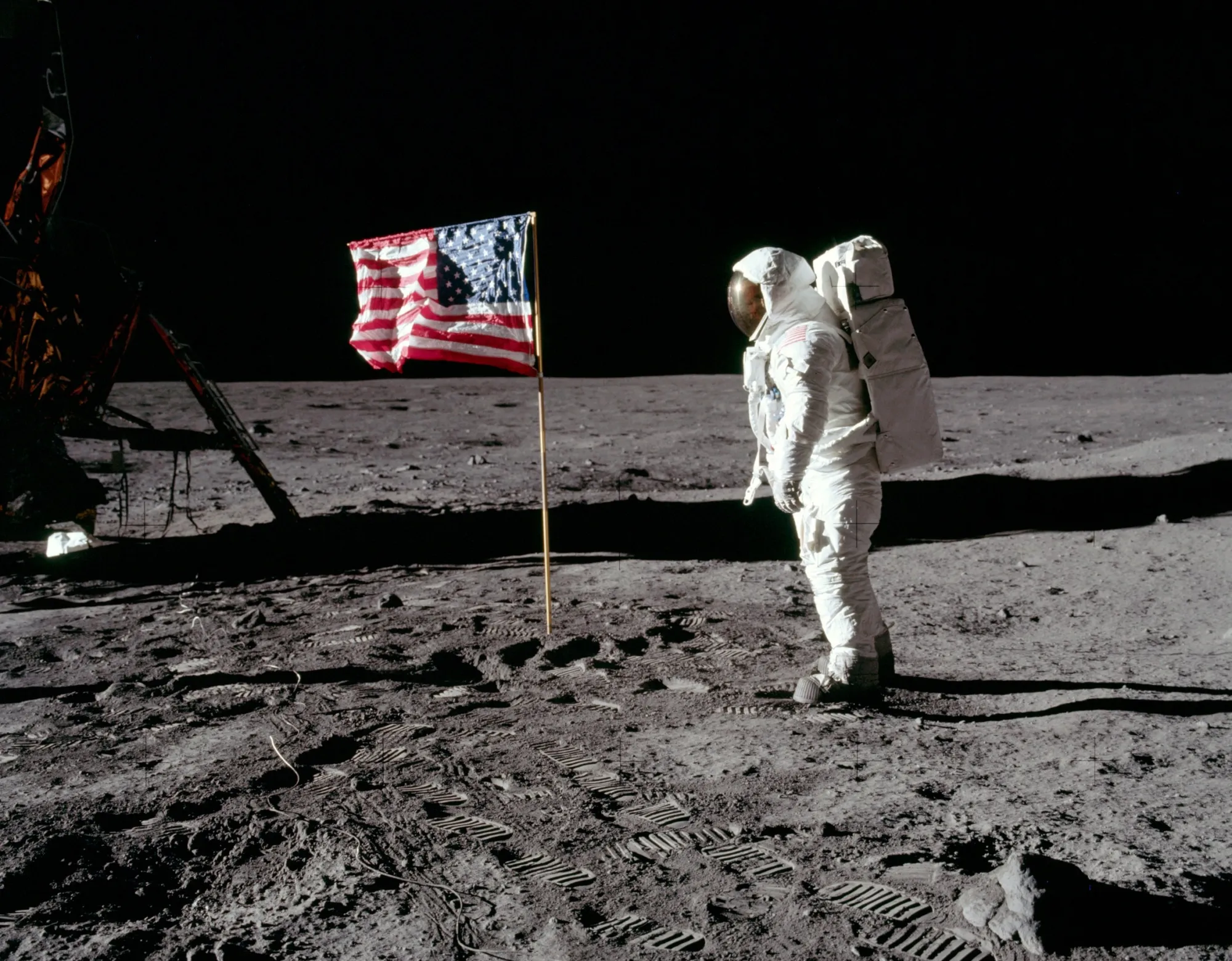 edu_srch_celebrate_apollo11
