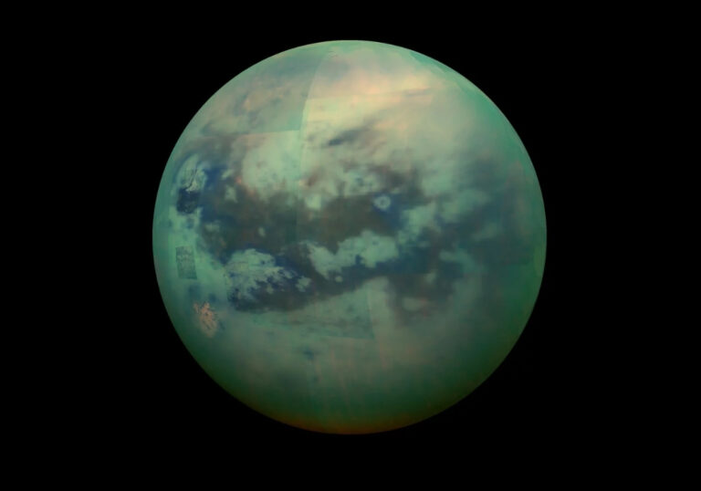 Titan-Exoplanet