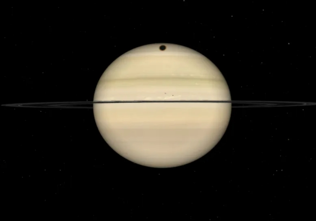 itan shadow crosses Saturn