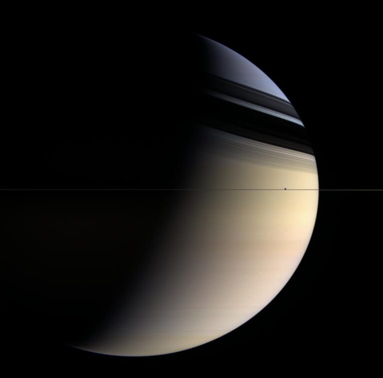saturn4_cassini_big