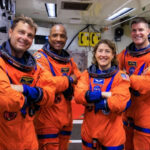 นักวิทยาศาสตร์พบ “สสารมืด” อาจเคยร้อนระอุและเคลื่อนที่เร็วเท่าแสงในช่วงบิกแบง